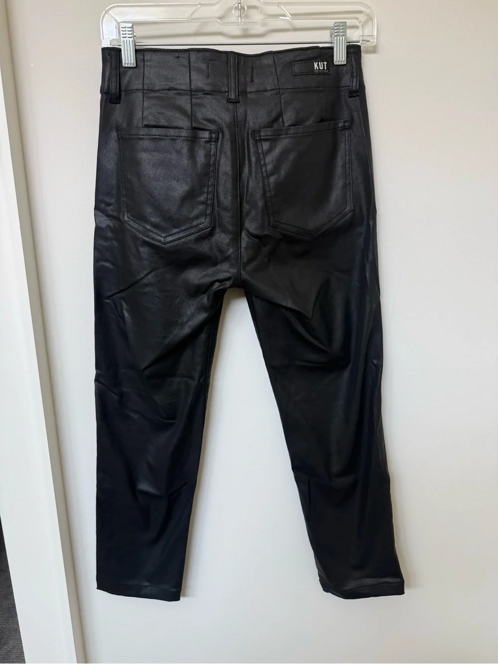 Kut from the Kloth Women’s Black coated Slim Straight Jeans